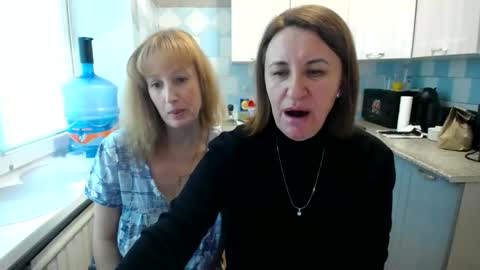 Snapshot of donnalimadonna chatting on November 2025 08:25:01 AM Tatiana 43 curvy sexy body and Joanna redhead 39 years online show from November 2025 08:25:01 AM