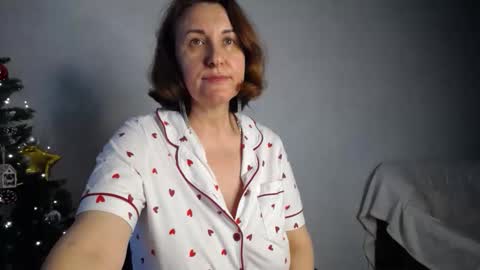 Snapshot of donnalimadonna chatting on January 2026 05:27:02 PM Tatiana 43 curvy sexy body and Joanna redhead 39 years online show from January 2026 05:27:02 PM