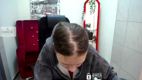 Snapshot of donnasia chatting on April 2026 12:14:02 PM Sia online show from April 2026 12:14:02 PM