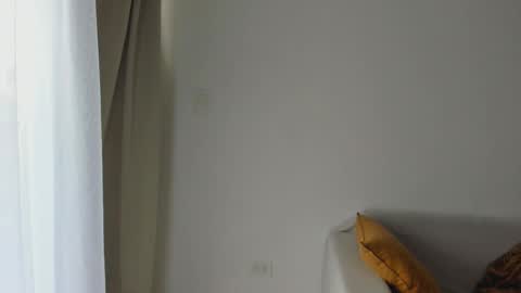 Donatella online show from March 2025 12:17:01 PM