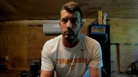 Snapshot of dontjumpoffthebridge chatting on April 2026 02:12:01 PM dontjumpoffthebridge online show from April 2026 02:12:01 PM