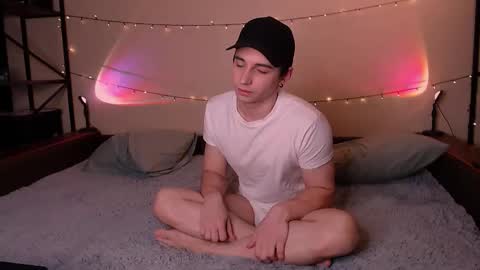 EliotKenny online show from October 2025 08:18:01 PM