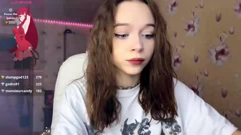 Snapshot of dontoke_ chatting on December 2024 03:33:02 PM Nicole online show from December 2024 03:33:02 PM