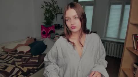 Snapshot of doramoonlurk chatting on November 2025 09:00:02 AM Joey online show from November 2025 09:00:02 AM