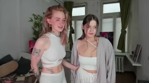 Snapshot of doramoonlurk chatting on December 2025 08:12:01 AM Joey online show from December 2025 08:12:01 AM