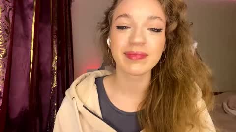 Snapshot of dorenenealey chatting on November 2025 03:33:02 PM Alisa online show from November 2025 03:33:02 PM