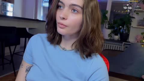 Snapshot of dorfmatratze_ chatting on December 2024 12:05:02 PM Alice online show from December 2024 12:05:02 PM