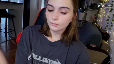 Snapshot of dorfmatratze_ chatting on January 2025 10:53:02 AM Alice online show from January 2025 10:53:02 AM