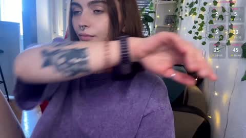 Snapshot of dorfmatratze_ chatting on February 2025 12:16:01 PM Alice online show from February 2025 12:16:01 PM