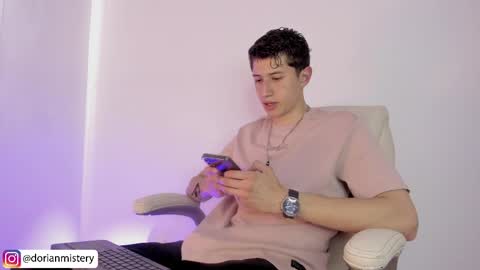 dorian_mystery online show from April 2026 07:11:01 PM