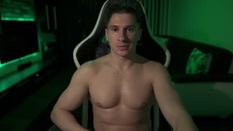 Snapshot of dorianreyes chatting on February 2025 02:59:02 AM Dorian Reyes online show from February 2025 02:59:02 AM