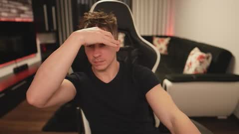 Dorian Reyes online show from December 2025 10:51:01 PM