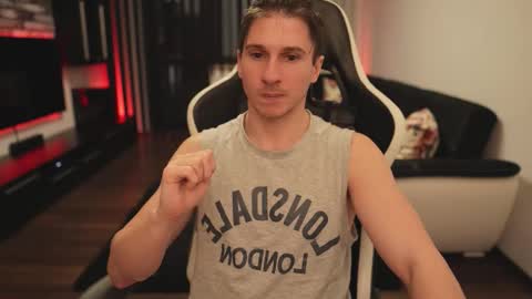 Dorian Reyes online show from February 2026 01:00:02 AM