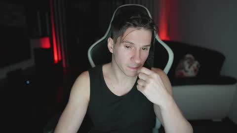 Dorian Reyes online show from April 2026 11:35:02 PM