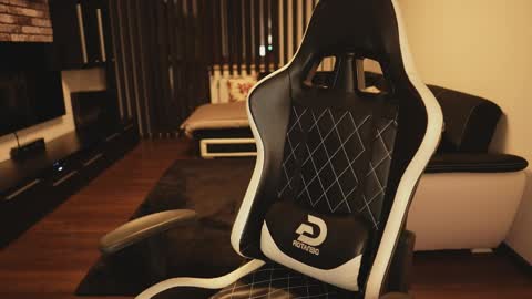 Dorian Reyes online show from April 2026 08:20:01 PM