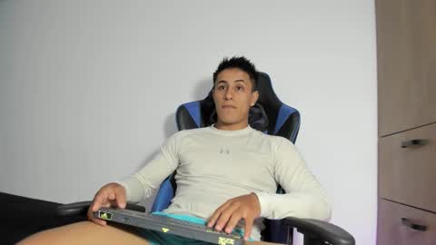 dorman_boy online show from March 2026 03:09:01 AM