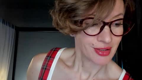 Dorothy Next stream on Monday at 3am-9am online show from February 2025 08:44:02 PM