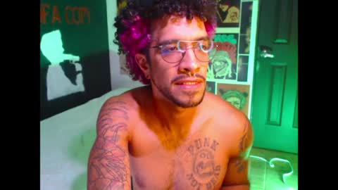 Snapshot of dostoyrodia_34 chatting on April 2026 08:40:02 PM will online show from April 2026 08:40:02 PM