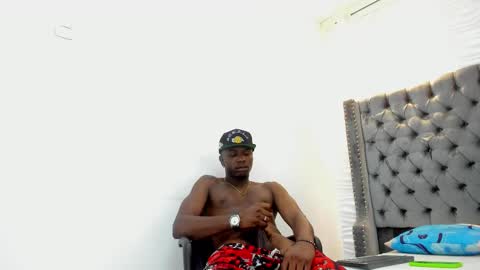 DOUGLAS online show from October 2025 01:26:02 PM