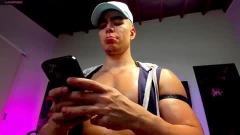 Douglas Safado online show from February 2025 02:29:02 AM