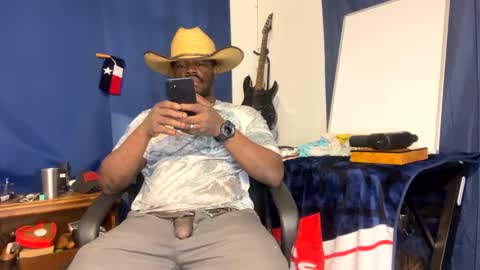 Snapshot of dpirated1 chatting on January 2025 03:28:02 PM MrPirated online show from January 2025 03:28:02 PM