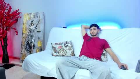 Snapshot of drake_and_zara chatting on April 2026 01:37:02 PM Drake and Zara online show from April 2026 01:37:02 PM
