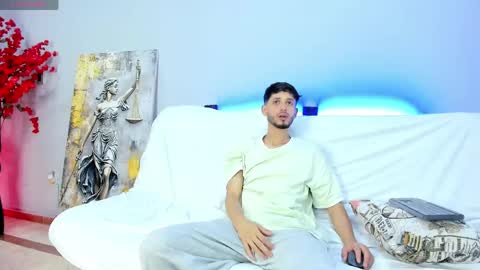 Snapshot of drake_and_zara chatting on May 2026 12:43:01 PM Drake and Zara online show from May 2026 12:43:01 PM