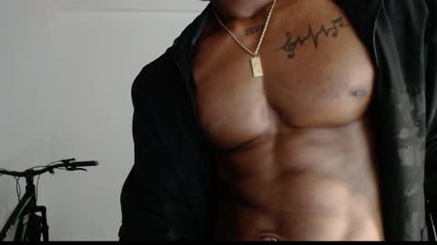 Snapshot of drake_brown_23 chatting on May 2026 01:18:02 PM Drake 23 online show from May 2026 01:18:02 PM