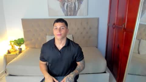 Snapshot of drakesmith01 chatting on October 2025 10:40:02 PM Drake Smith online show from October 2025 10:40:02 PM