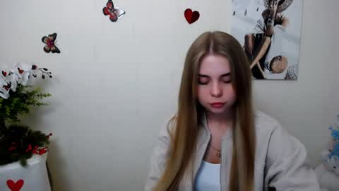 Snapshot of dream_mari chatting on June 2026 06:13:02 AM Mari online show from June 2026 06:13:02 AM