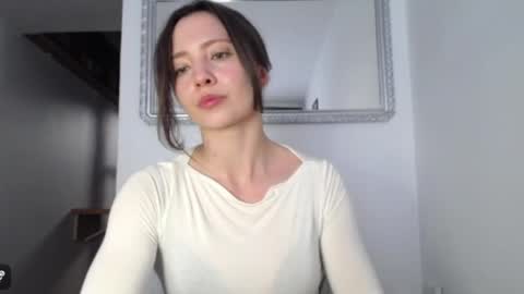 Snapshot of dream_nicole02 chatting on May 2026 06:52:01 AM Nicole online show from May 2026 06:52:01 AM