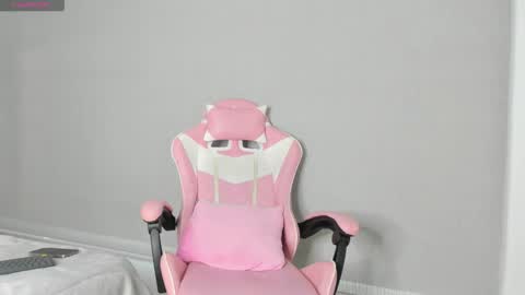 Snapshot of dream_team4 chatting on November 2025 06:40:01 PM dream team online show from November 2025 06:40:01 PM