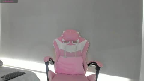 Snapshot of dream_team4 chatting on November 2025 06:20:01 PM dream team online show from November 2025 06:20:01 PM