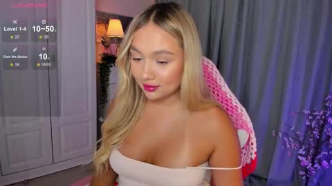 Snapshot of dreamaise chatting on October 2025 03:42:01 PM  Mary   pvt open    use pink and blue app lovense online show from October 2025 03:42:01 PM