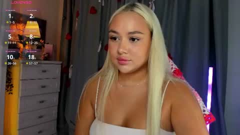Snapshot of dreamaise chatting on July 2026 03:27:02 PM Mary pvt open use pink and blue app lovense online show from July 2026 03:27:02 PM