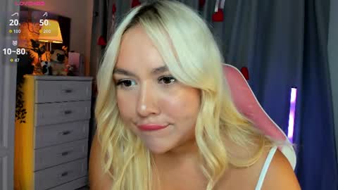 Snapshot of dreamaise chatting on July 2026 04:23:02 PM Mary pvt open use pink and blue app lovense online show from July 2026 04:23:02 PM