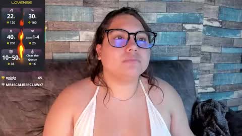 Snapshot of dreamboo_ chatting on February 2026 06:26:01 AM Cami Daza online show from February 2026 06:26:01 AM