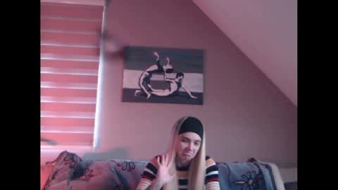 A girl online show from January 2025 07:52:02 AM