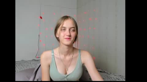 Snapshot of dreamy_pollyyy chatting on July 2026 12:28:01 AM dreamy_pollyyy online show from July 2026 12:28:01 AM