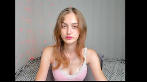 Snapshot of dreamy_pollyyy chatting on July 2026 09:51:02 AM dreamy_pollyyy online show from July 2026 09:51:02 AM
