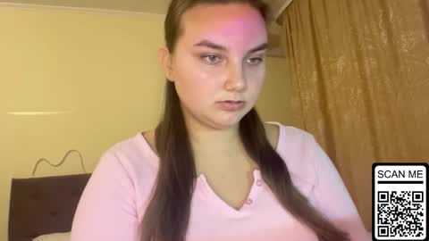 Mila online show from October 2025 03:19:02 PM