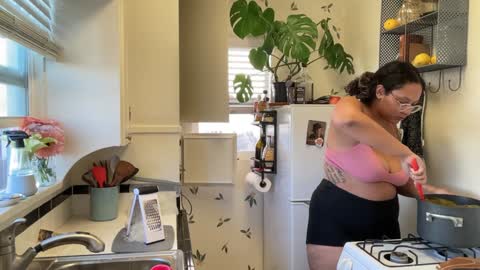 RIRI OR DREAMY online show from January 2025 10:46:02 PM