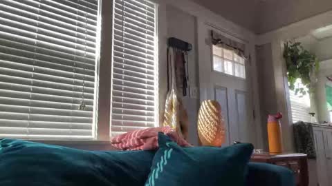 RIRI OR DREAMY online show from January 2025 09:32:01 PM