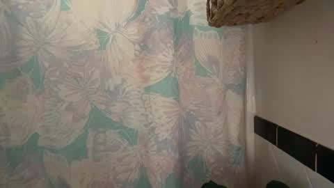 RIRI OR DREAMY online show from October 2025 06:50:02 PM