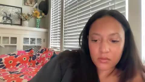 RIRI OR DREAMY online show from October 2025 03:36:01 PM