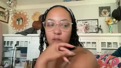 RIRI OR DREAMY online show from March 2026 06:47:01 PM