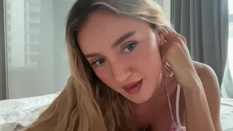 Lilah  online show from May 2026 11:32:01 PM