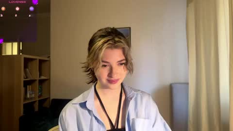 Snapshot of dremazwahlen chatting on May 2026 04:03:01 PM Dia online show from May 2026 04:03:01 PM