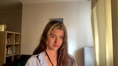 Snapshot of dremazwahlen chatting on May 2026 10:33:02 AM Dia online show from May 2026 10:33:02 AM