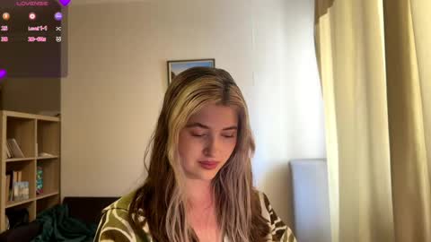 Snapshot of dremazwahlen chatting on May 2026 11:39:01 AM Dia online show from May 2026 11:39:01 AM